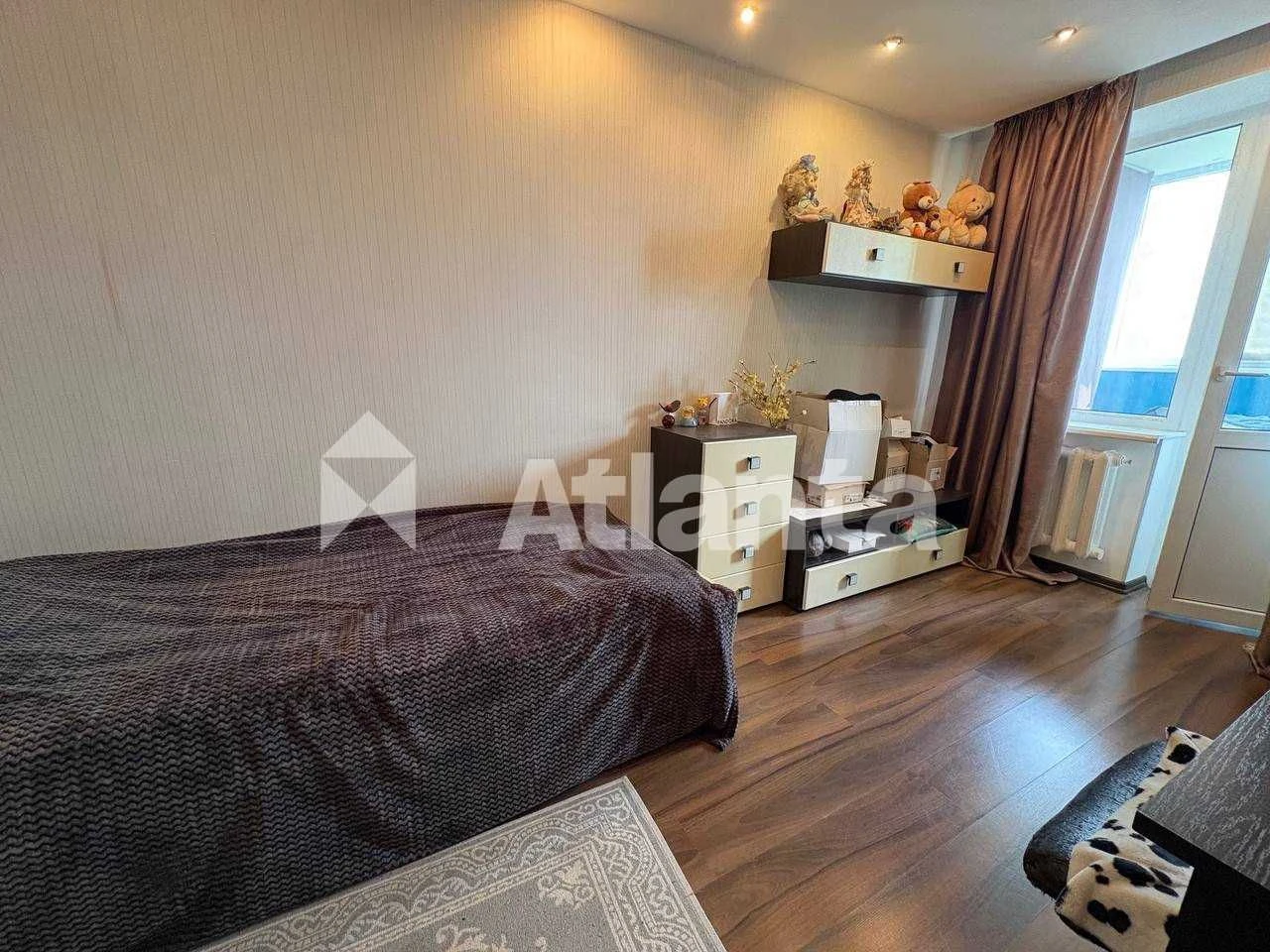 2 room apartment, in perfect condition, brick house.