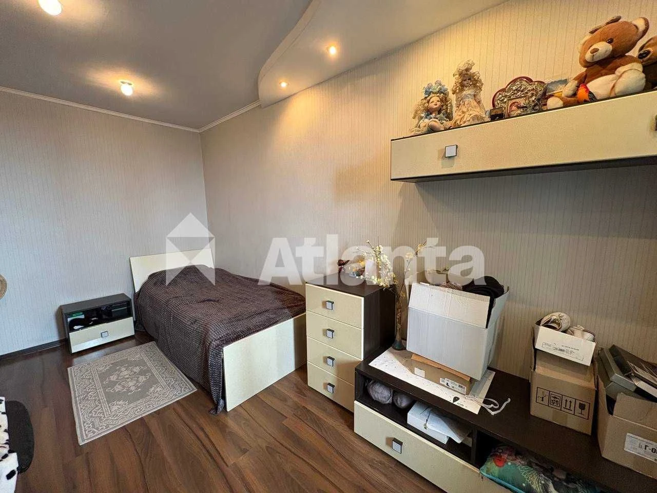 2 room apartment, in perfect condition, brick house.