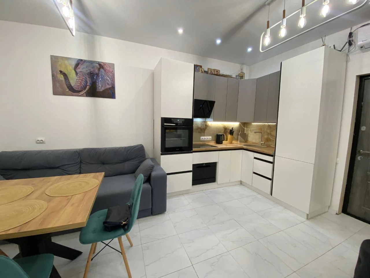 Apartment in "Akropolis" Residence. Fountain. 2 rooms. Renovated.
