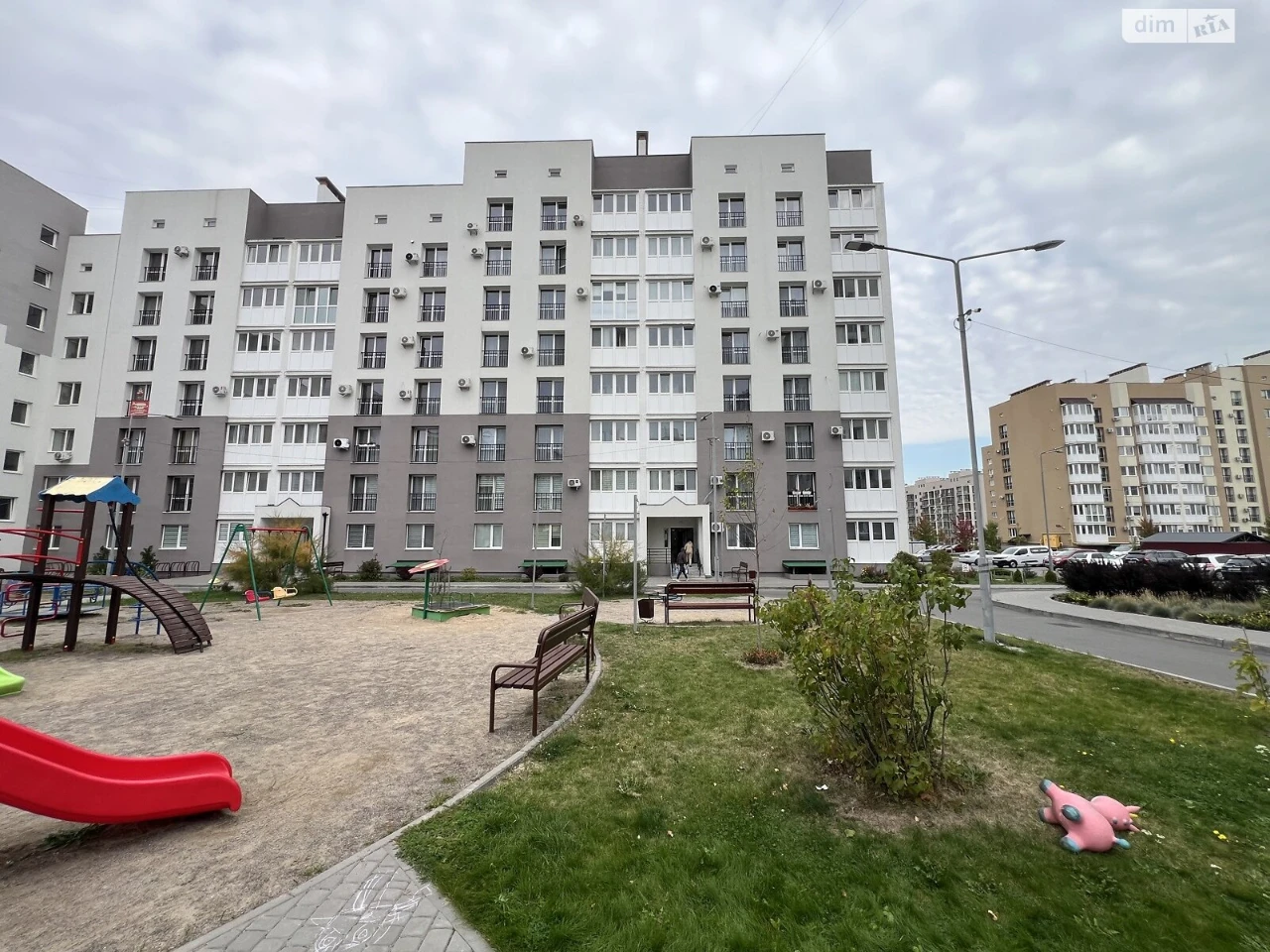 Apartment for Sale in Akademichny