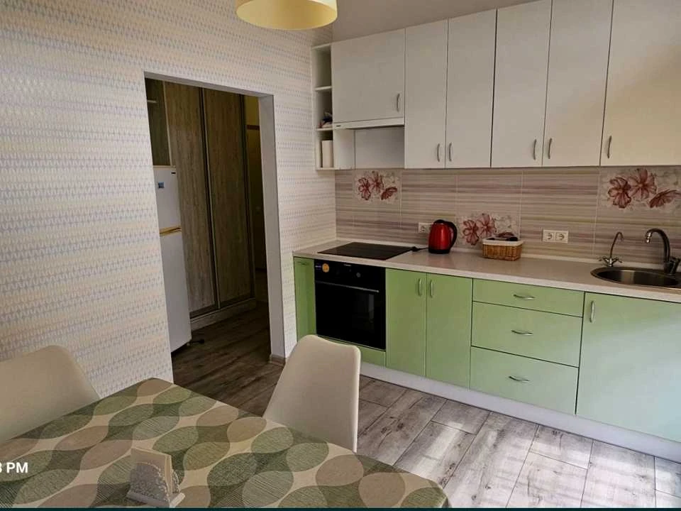 Квартира. Київ, Успішна вулиця