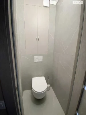 Long-Term Rental Apartment, Poczynki