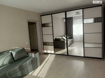 Long-Term Rental Apartment, Poczynki