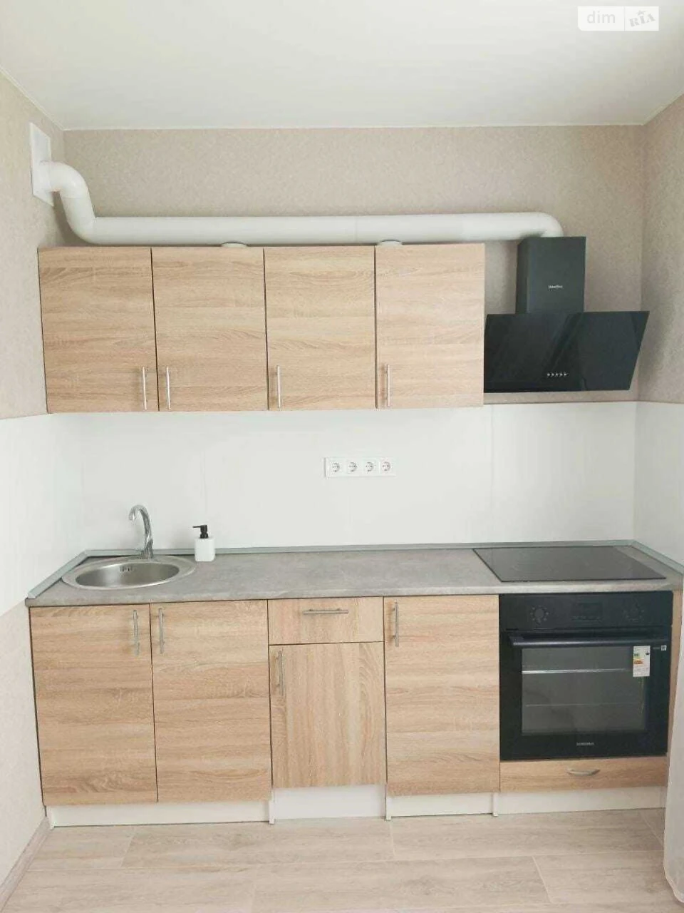 Long-Term Rental Apartment, Poczynki
