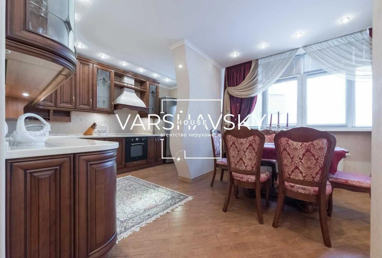 Spacious 3-bedroom apartment for sale near Pozniaky metro, no%