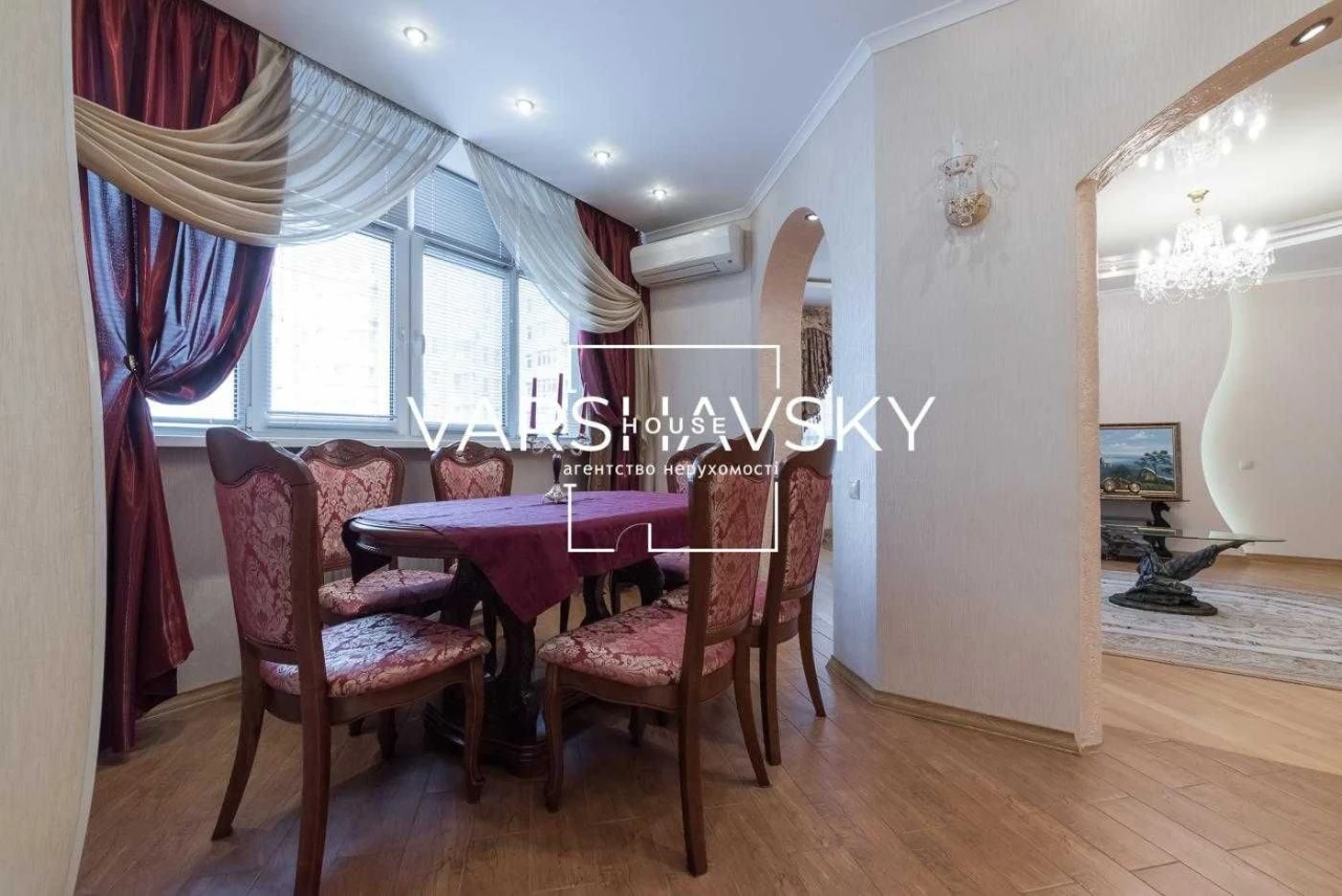 Spacious 3-bedroom apartment for sale near Pozniaky metro, no%