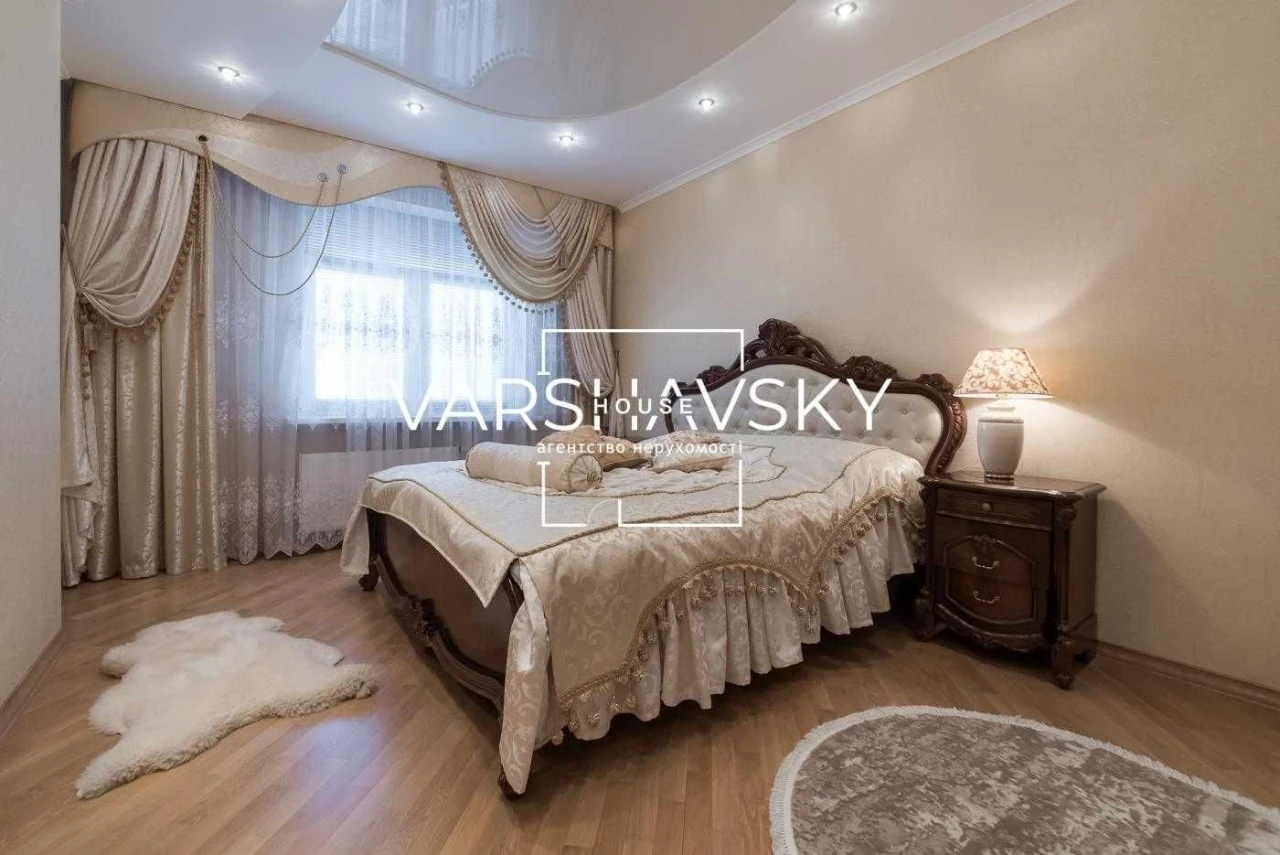 Spacious 3-bedroom apartment for sale near Pozniaky metro, no%
