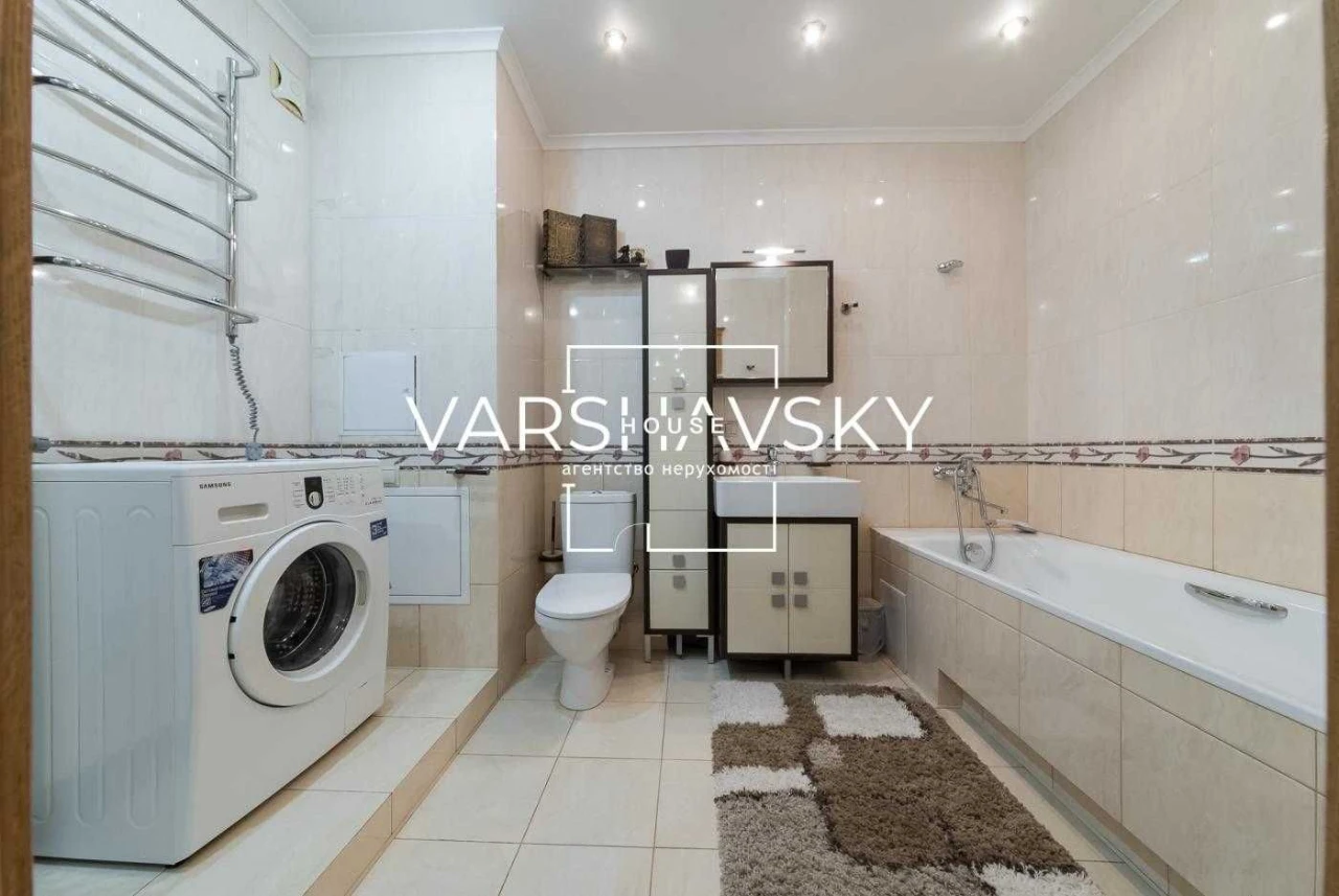 Spacious 3-bedroom apartment for sale near Pozniaky metro, no%