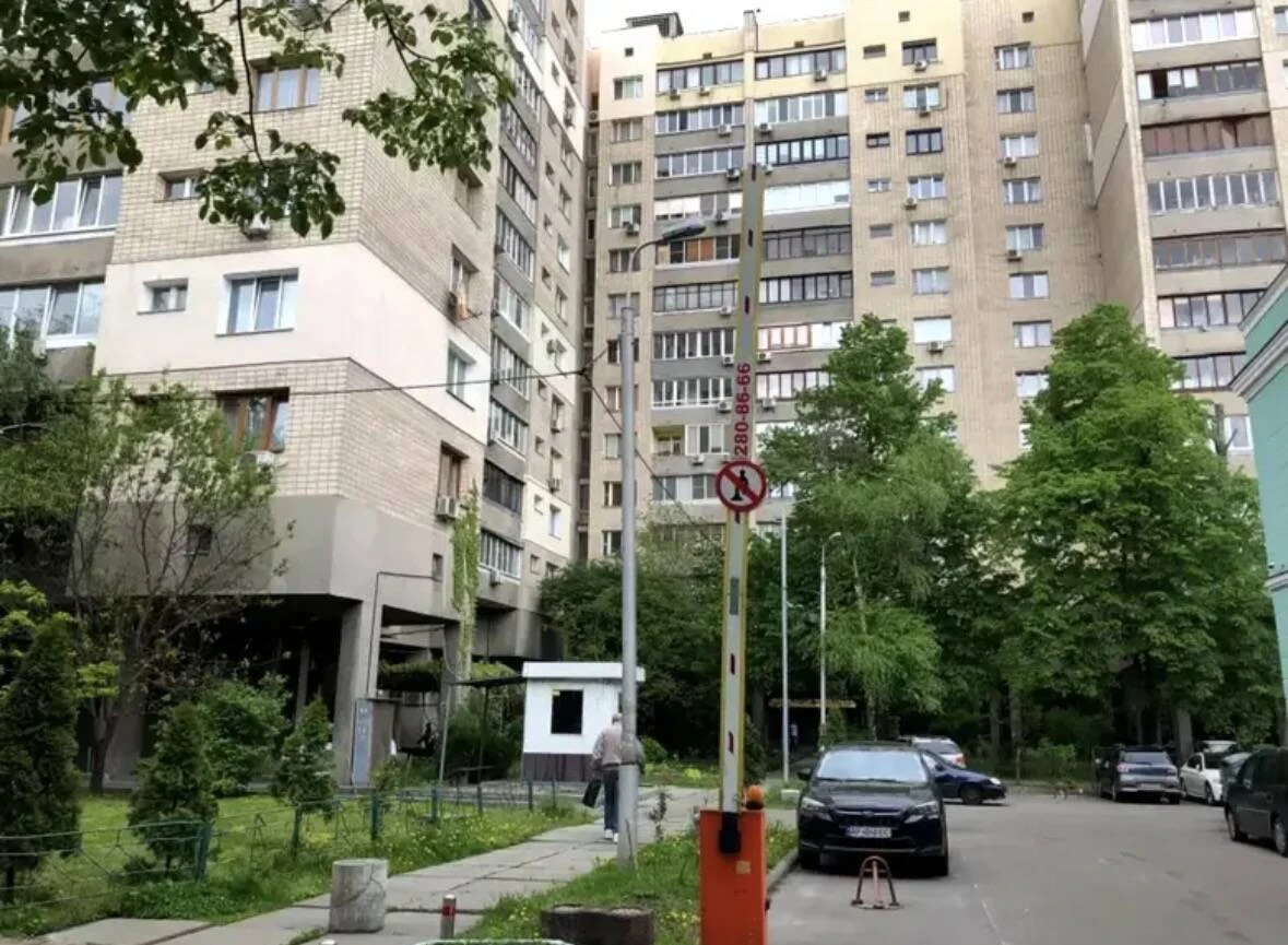Pechersk 90 m² panorama of the Lavra Park of Glory Arsenalna