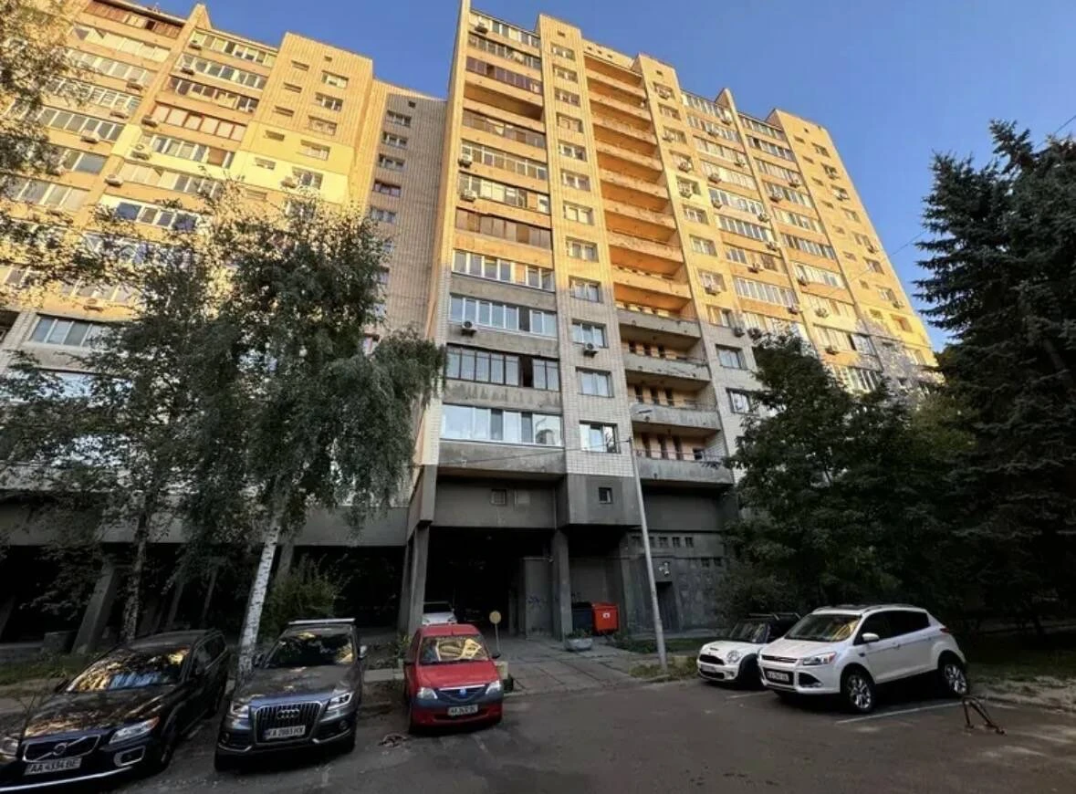 Pechersk 90 m² panorama of the Lavra Park of Glory Arsenalna