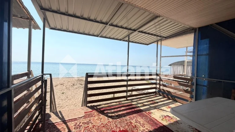 Cottage in the first line from the sea