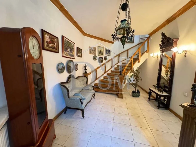 FOR SALE A house with a pool and a basement, 12 acres of land, sea, steam