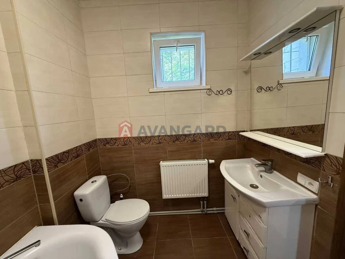 For Sale: 3-Bedroom House in Kyiv, 1 Sadovyi Proyz