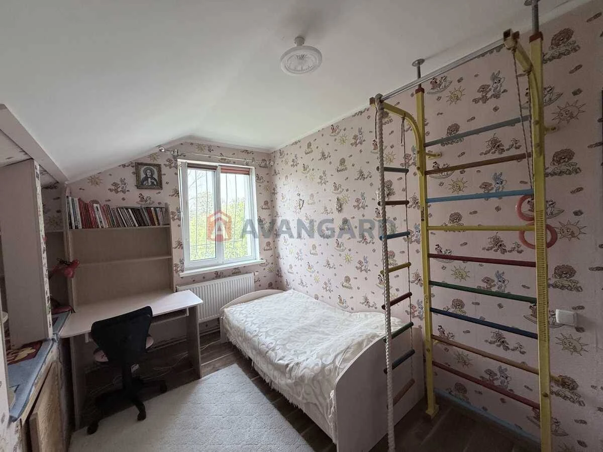 For Sale: 3-Bedroom House in Kyiv, 1 Sadovyi Proyz