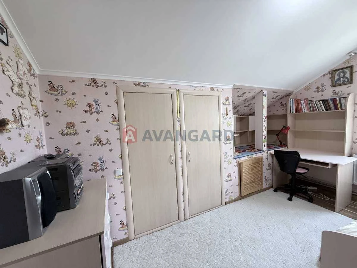 For Sale: 3-Bedroom House in Kyiv, 1 Sadovyi Proyz
