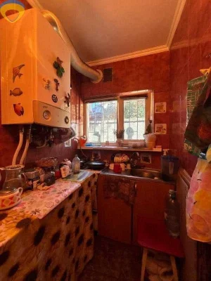 Продається 2-кімнатна квартира з двором, неподалік Слобідський