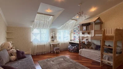 Historical city center. 5 rooms. Renovation