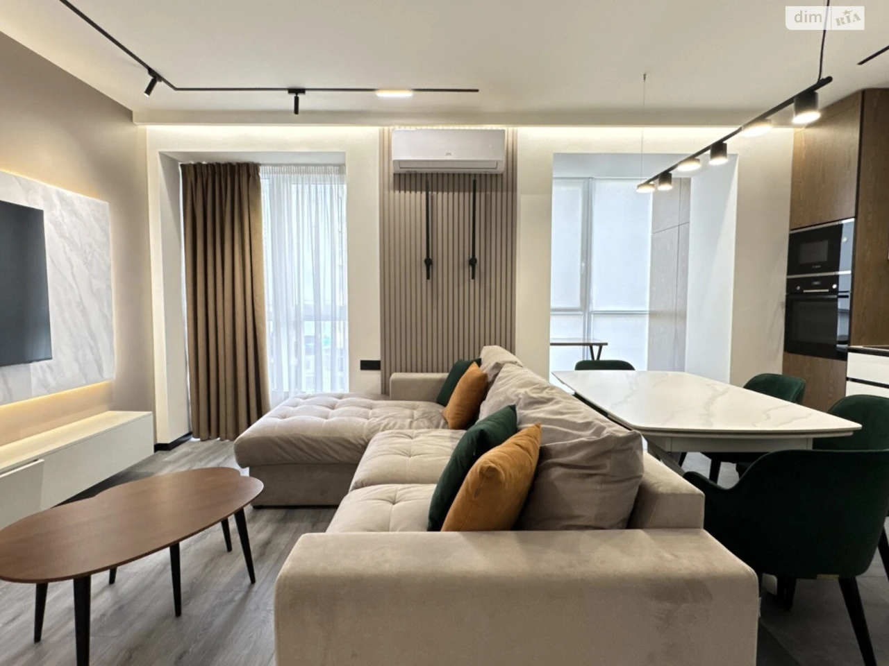 Apartment for Sale: Center