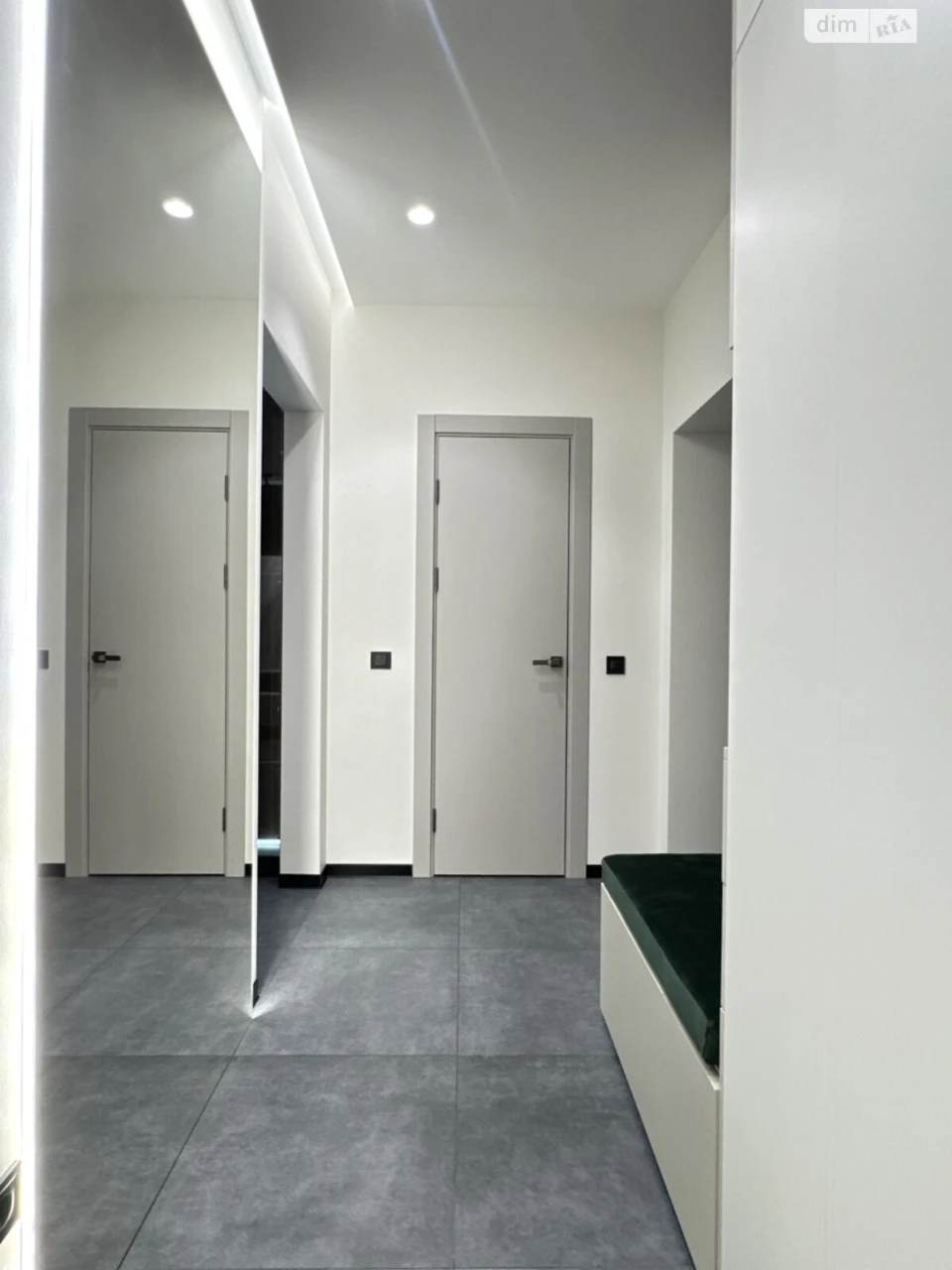 Apartment for Sale: Center