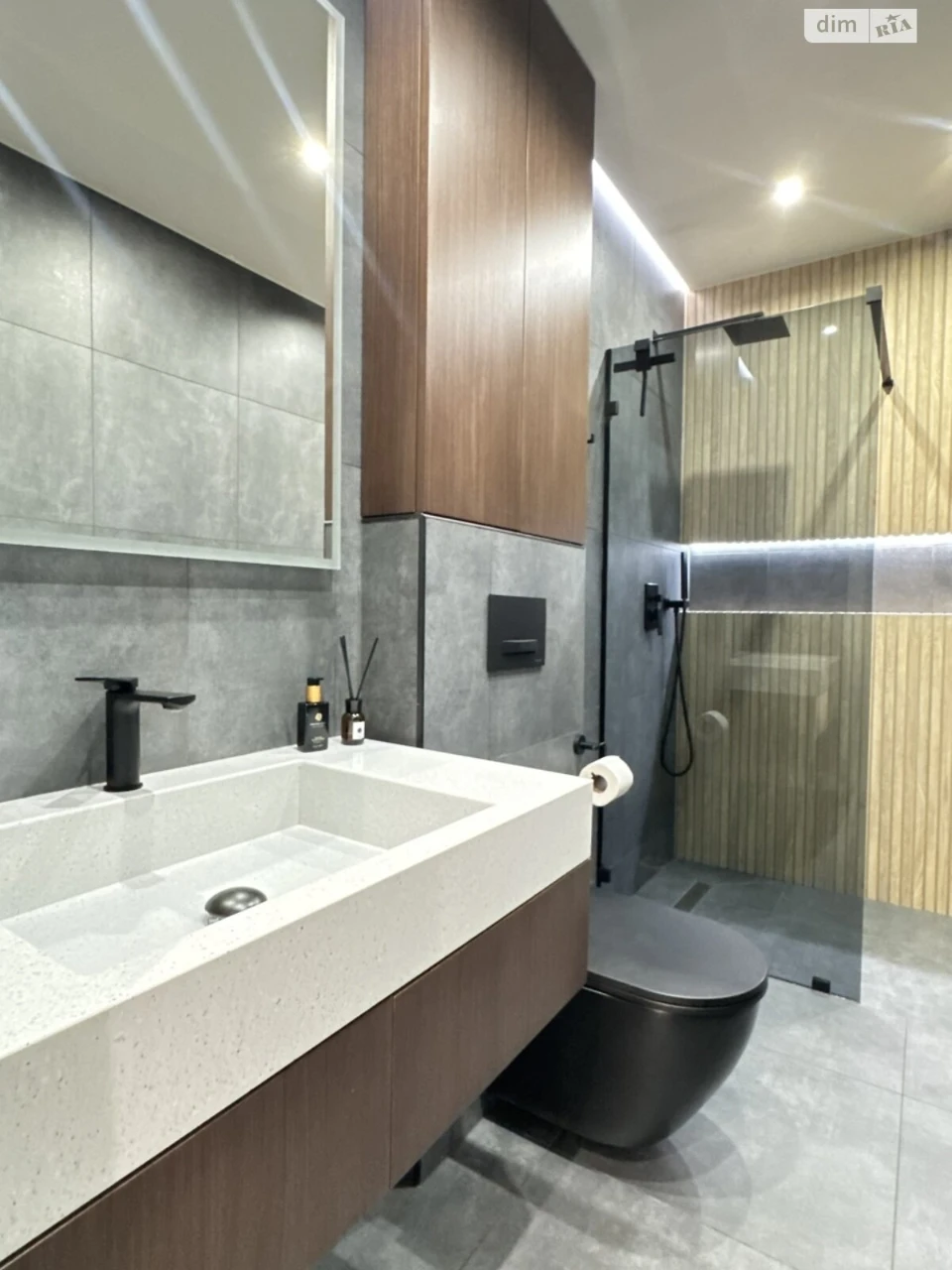 Apartment for Sale: Center
