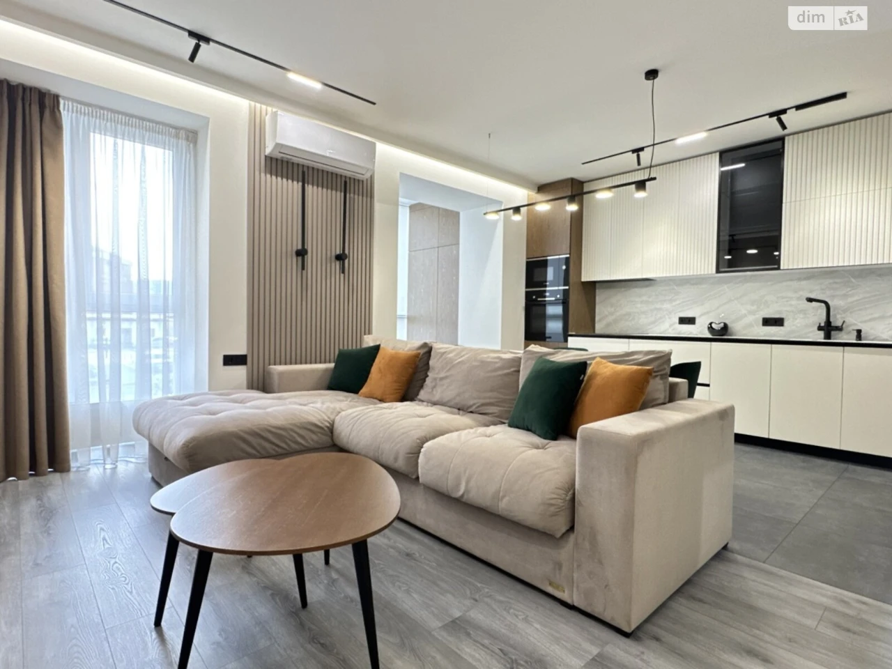 Apartment for Sale: Center