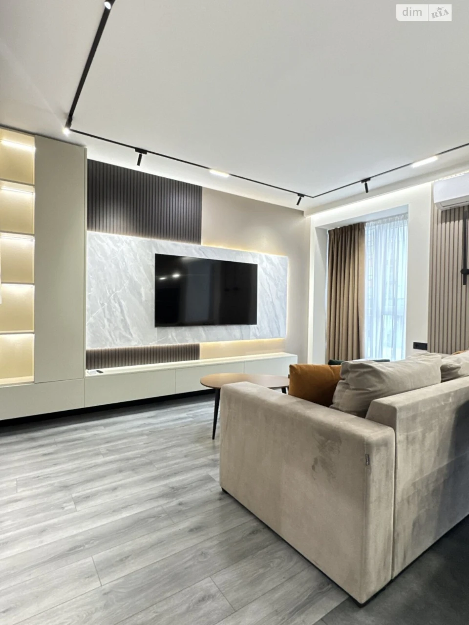 Apartment for Sale: Center