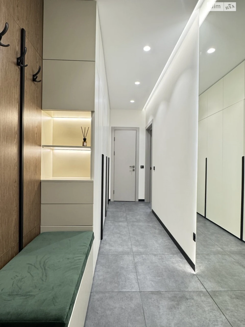 Apartment for Sale: Center