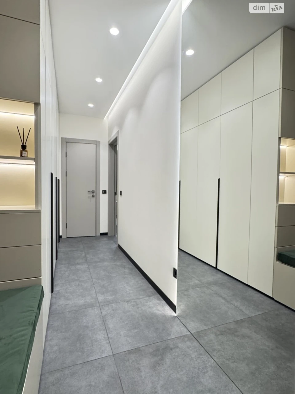 Apartment for Sale: Center