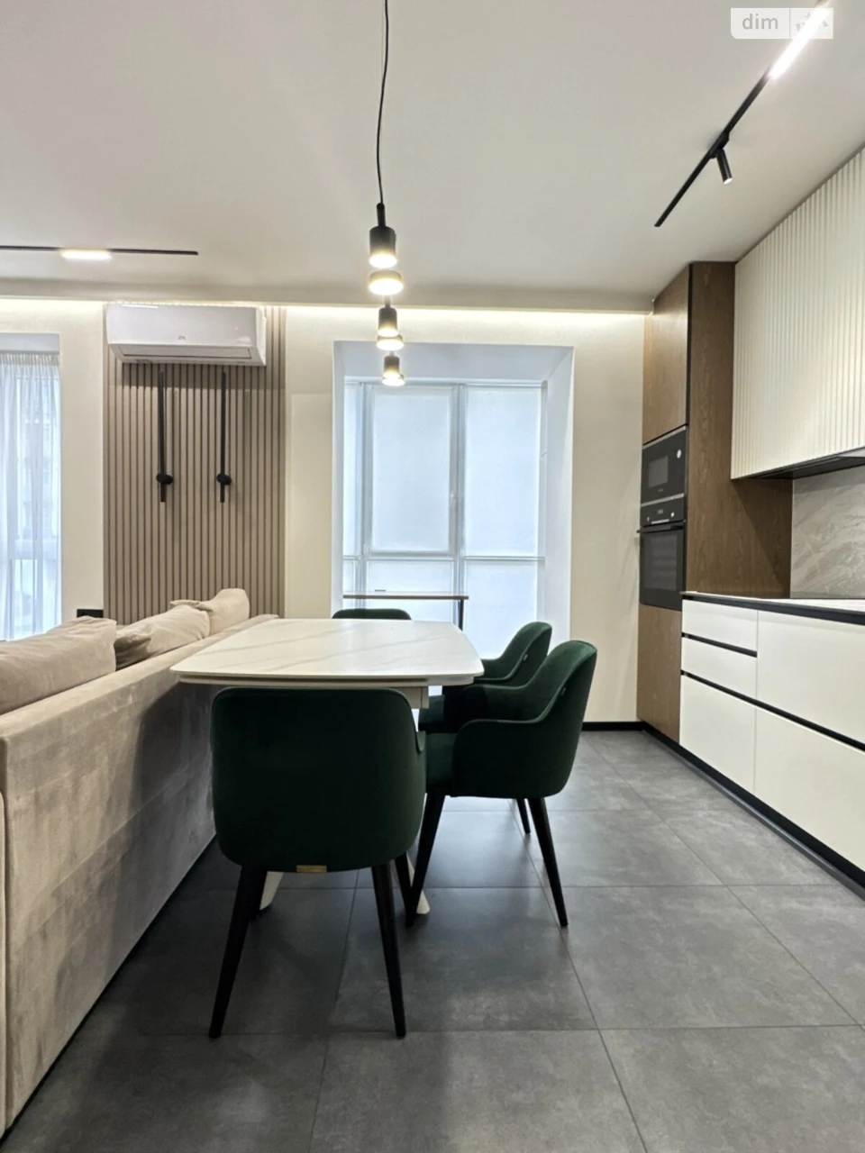 Apartment for Sale: Center