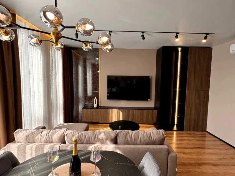 Apartment. Ivano-Frankivsk, Nadricna st.