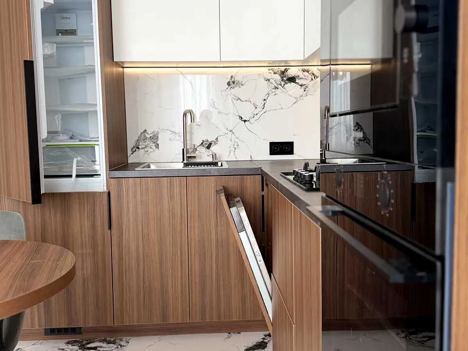 Apartment. Ivano-Frankivsk, Nadricna st.
