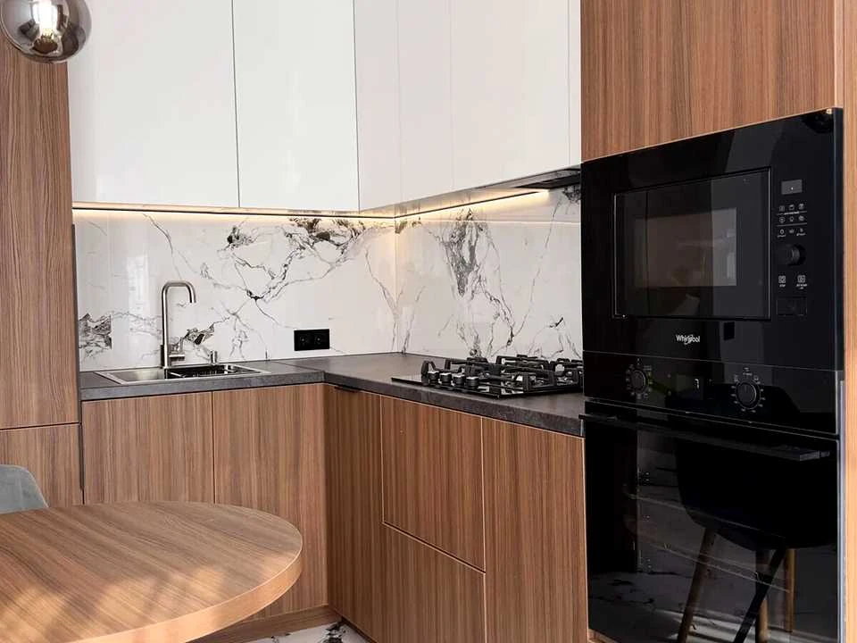 Apartment. Ivano-Frankivsk, Nadricna st.