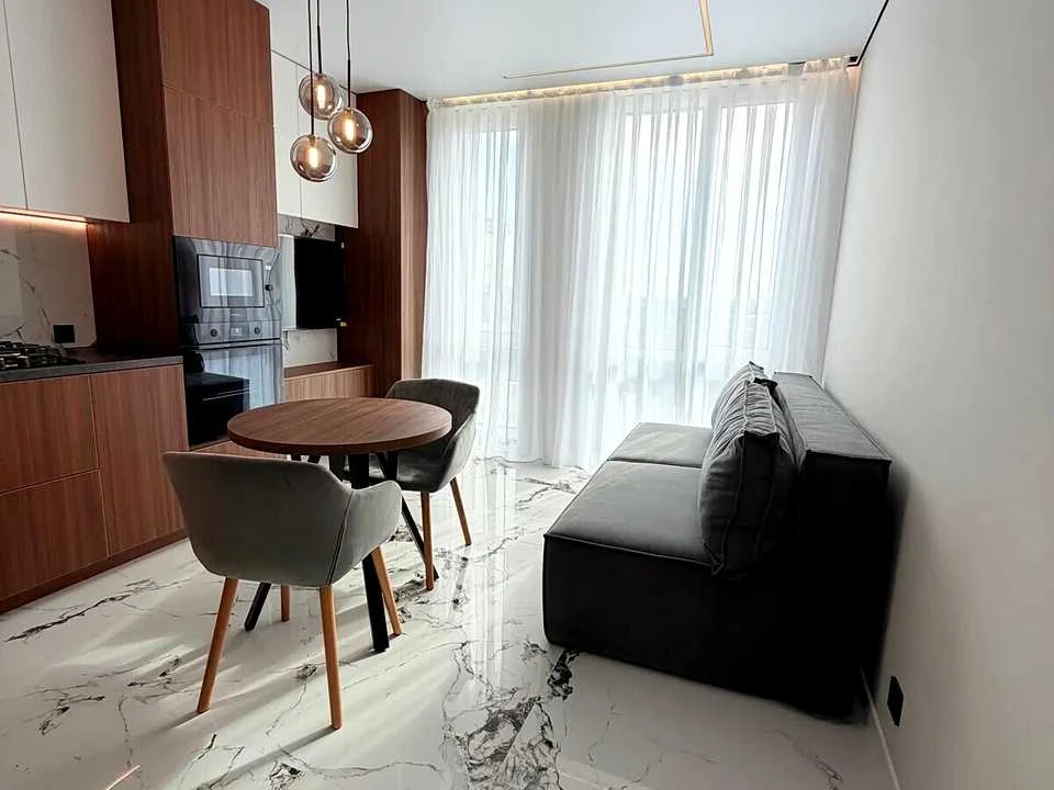 Apartment. Ivano-Frankivsk, Nadricna st.