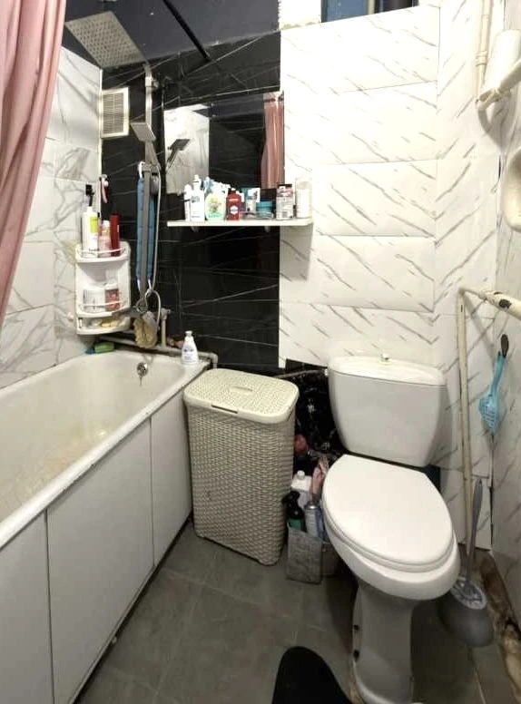2 room apartment on European Street