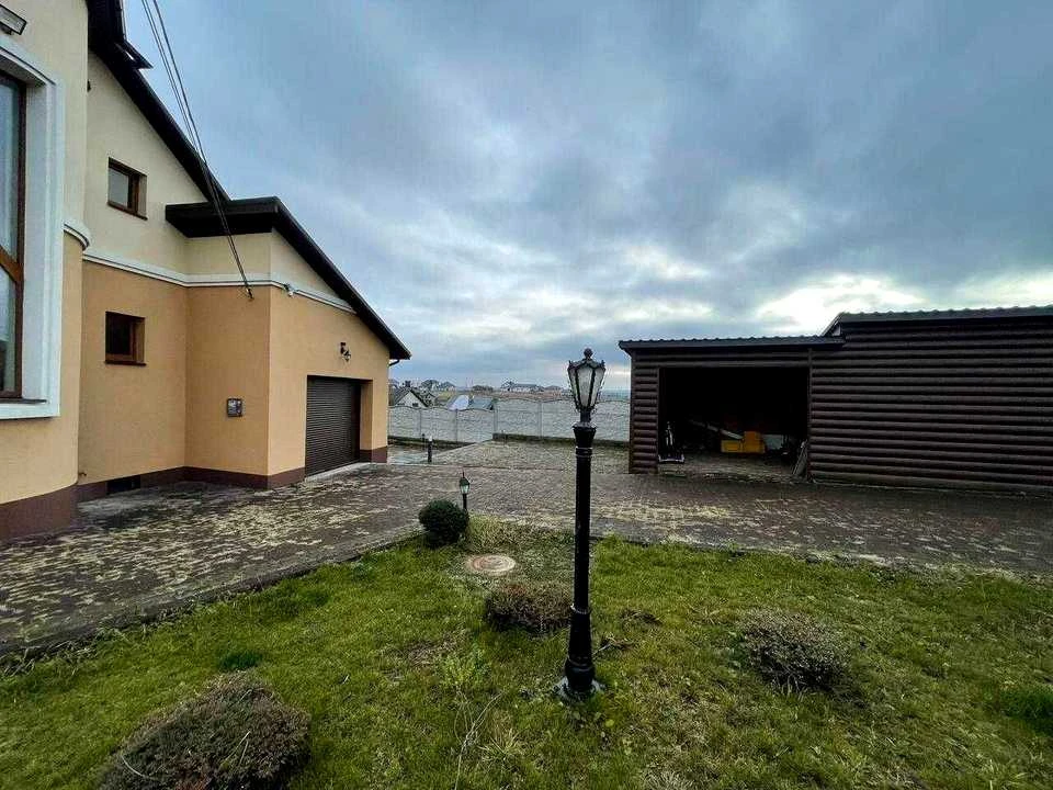 House. Polischuka st.