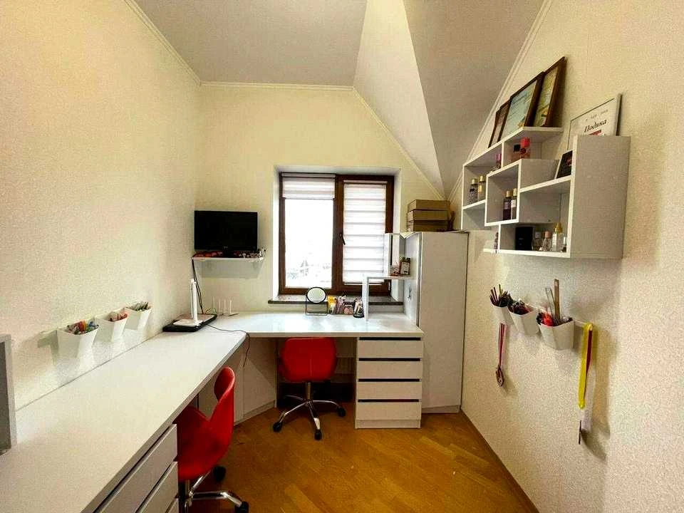 House. Polischuka st.