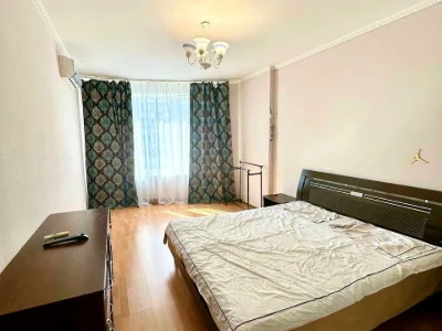 Apartment. Дніprovska Naborhna str.