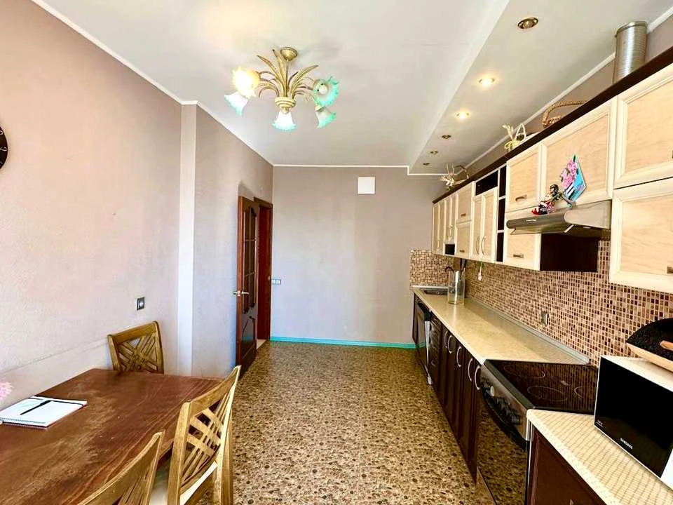 Apartment. Дніprovska Naborhna str.