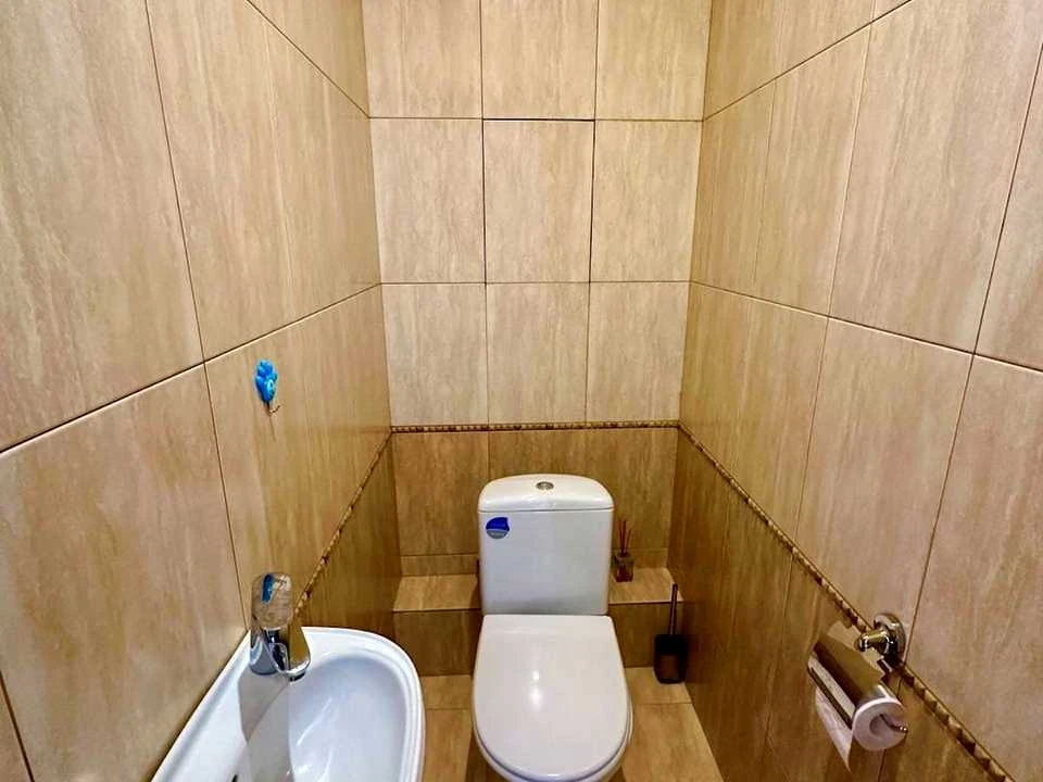 Apartment. Дніprovska Naborhna str.