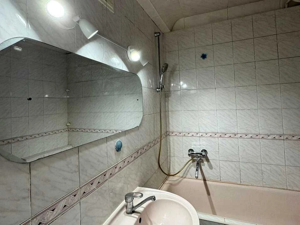 Квартира. Київ, вулиця Михайла Донця