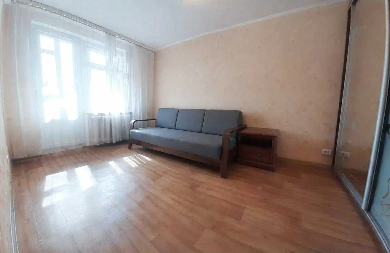 Продається 1 кімнатна квартира, вулиця Північна, 34, метро Героїв
