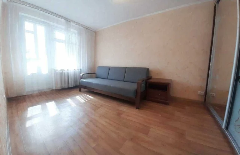 Продається 1 кімнатна квартира, вулиця Північна, 34, метро Героїв