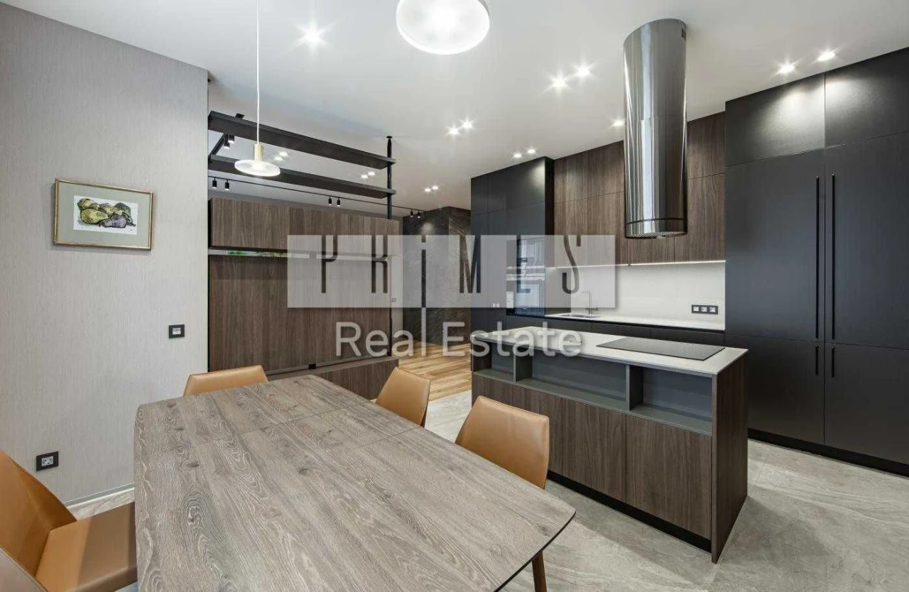 Sale of 5-room apartment 204 sq.m. for comfortable living
