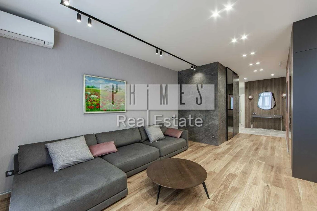 Sale of 5-room apartment 204 sq.m. for comfortable living
