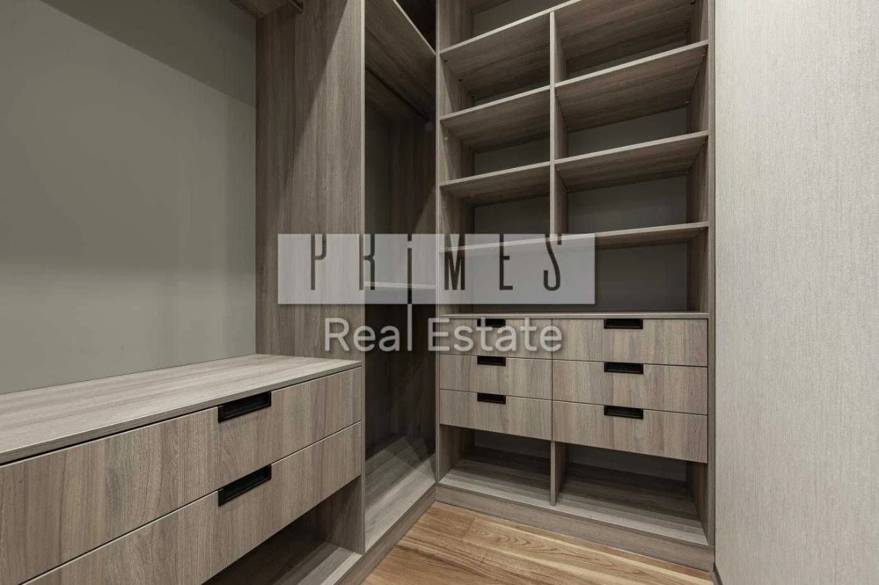 Sale of 5-room apartment 204 sq.m. for comfortable living