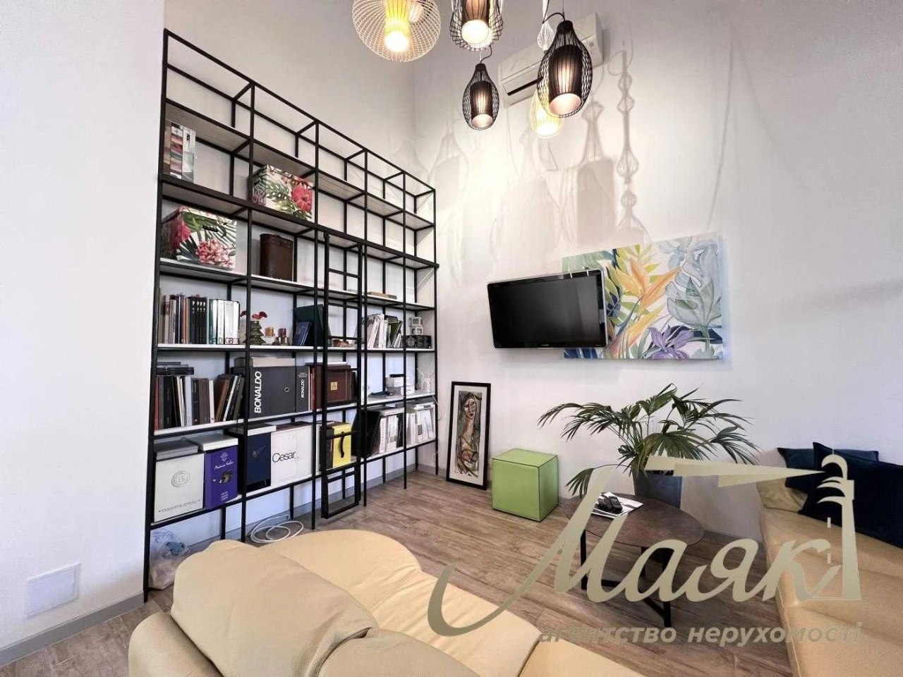Продаж 2 рівневої квартири 171м2 з власною терасою, Шевченкі