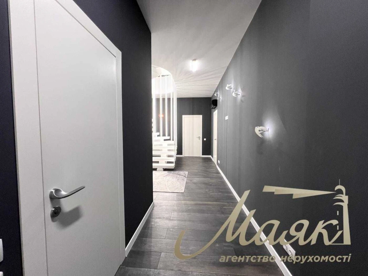 Продаж 2 рівневої квартири 171м2 з власною терасою, Шевченкі