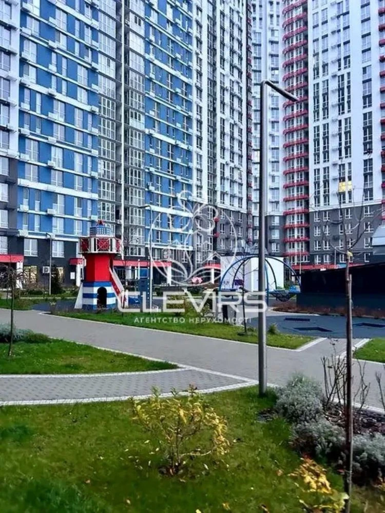 Продажа 1-комнатной квартиры 45 кв.м в ЖК "Причал"