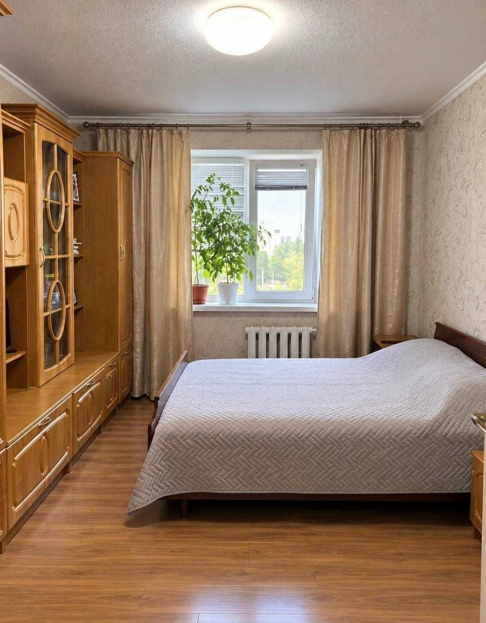 For Sale: 3-Bedroom Apartment in V. Kalinova (Obrazцова) in a Good