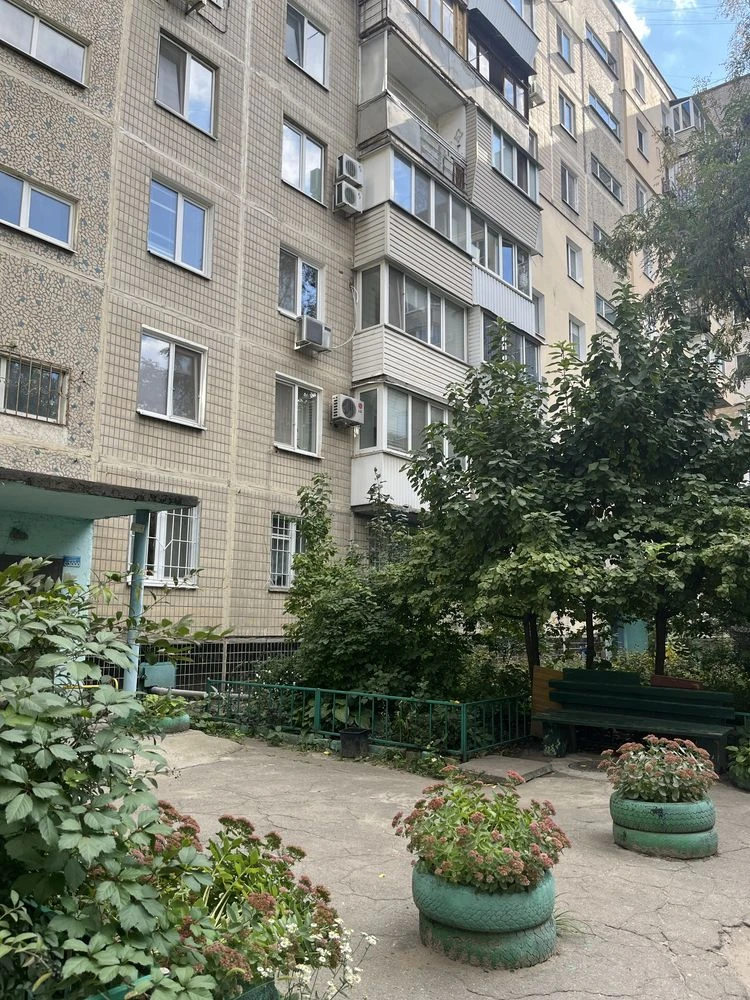 For Sale: 3-Bedroom Apartment in V. Kalinova (Obrazцова) in a Good